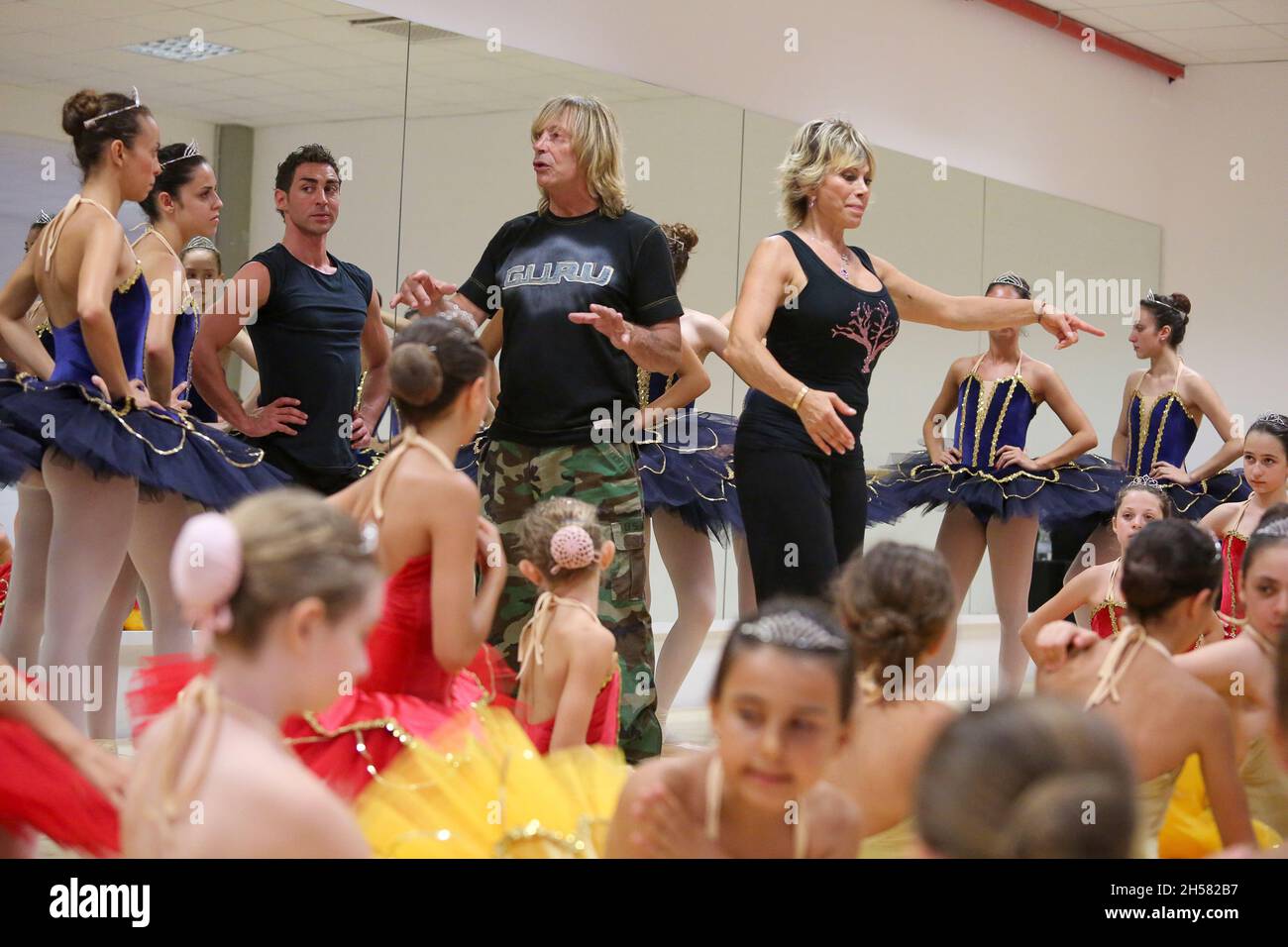 Carmen Russo and her husband Enzo Paolo Turci evicted from her Palermo  dance school Stock Photo - Alamy