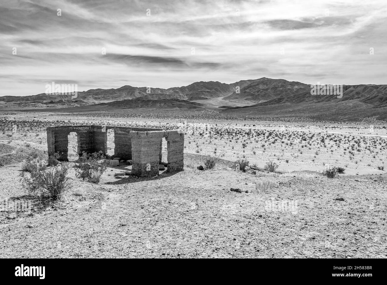 Old ruined building from the old gold rush time, Death Valley, USA Stock Photo