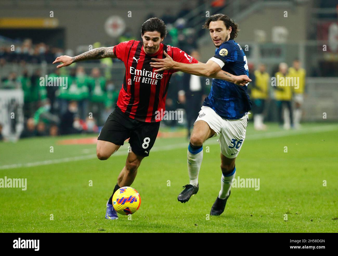 Soccer Football - Serie A - AC Milan v Inter Milan - San Siro, Milan, Italy  - November 7, 2021 AC Milan's Sandro Tonali in action with Inter Milan's  Matteo Darmian REUTERS/Alessandro Garofalo Stock Photo - Alamy