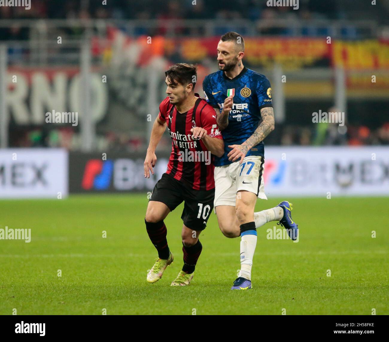 Milan, Italy. 07th Nov, 2021. Brahim Diaz (Ac Milan) and Marcelo Brozovic (Fc Internazionale) during the Italian championship Serie A football match between AC Milan and FC Internazionale on November 7, 2021 at San Siro stadium in Milan, Italy Credit: Independent Photo Agency/Alamy Live News Stock Photo