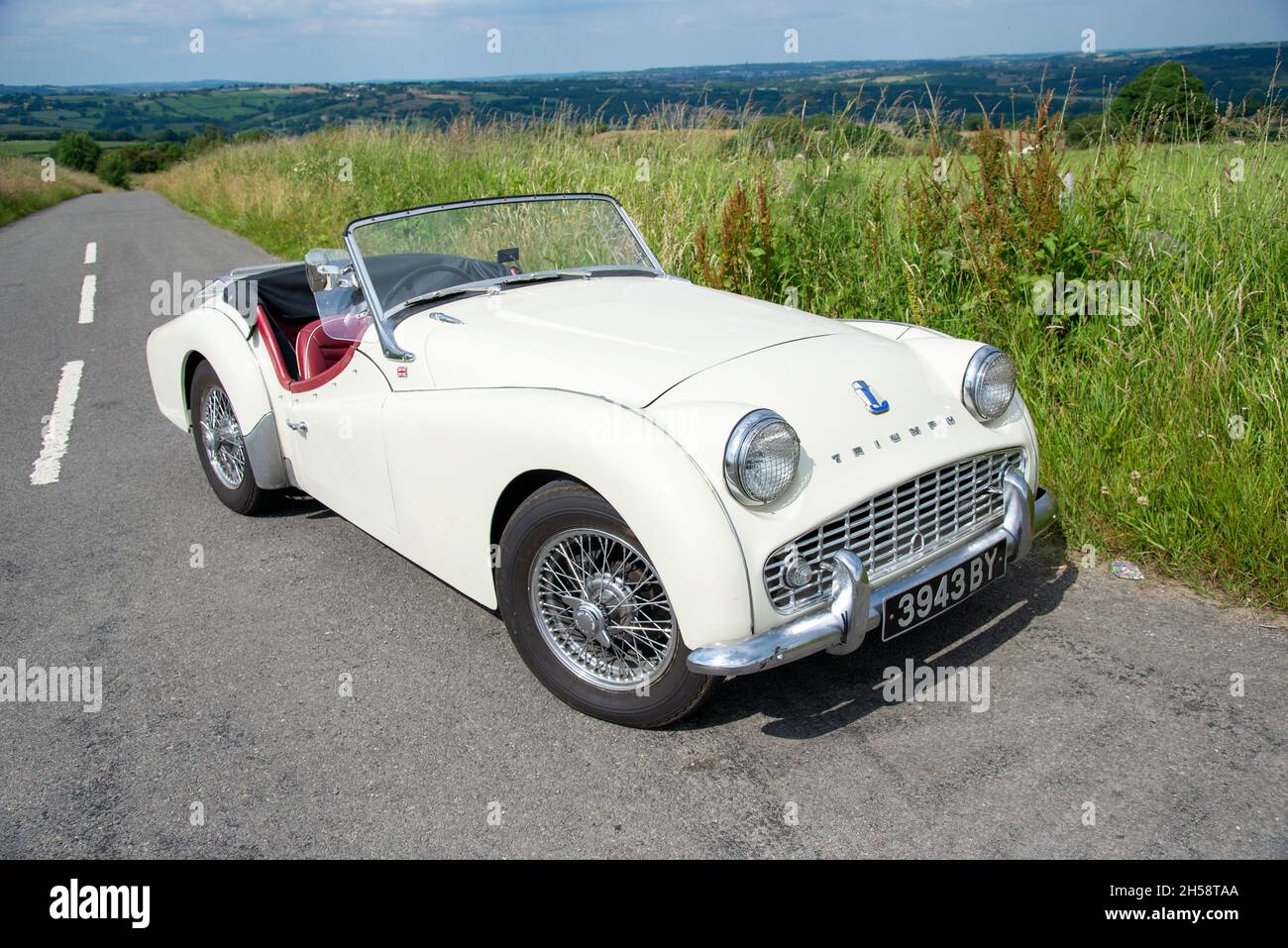 1955 triumph tr3 hi-res stock photography and images - Alamy