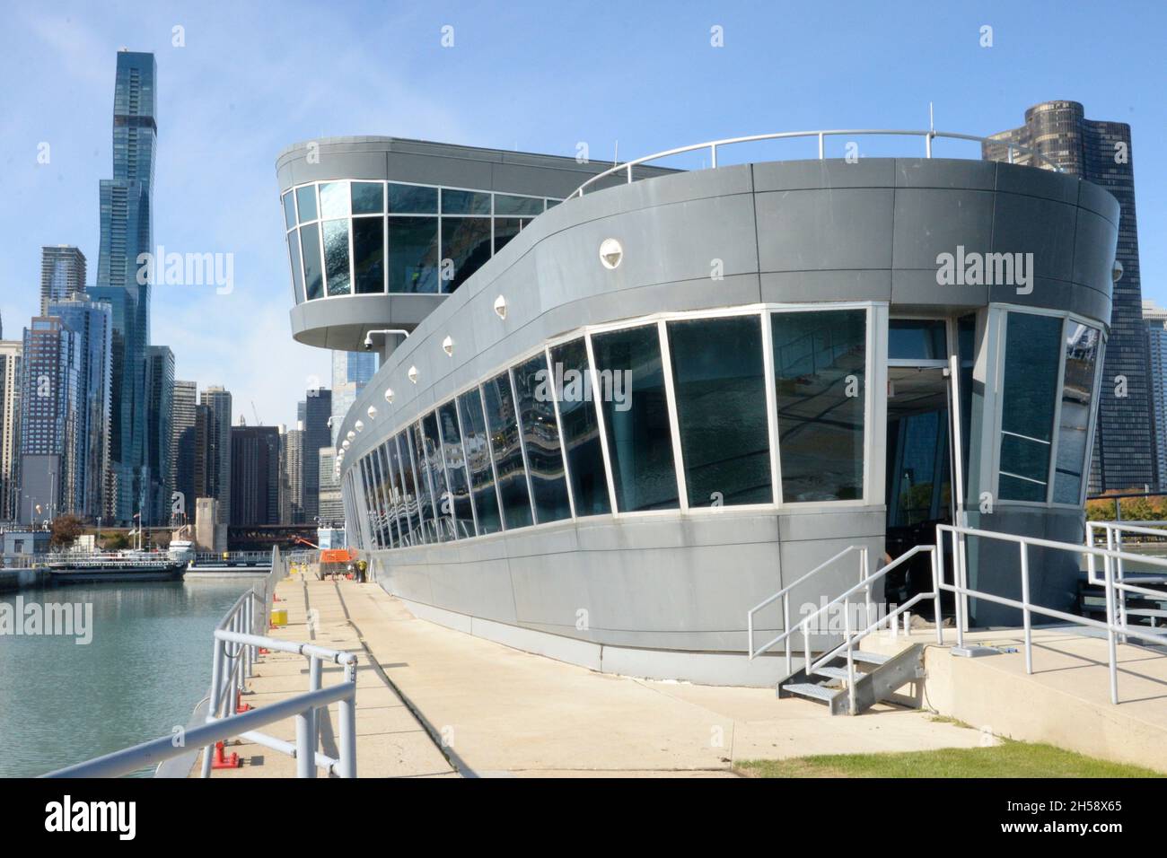 The Lock observation building and the Chicago skyline from the east