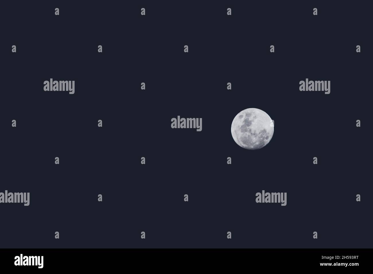Telephoto lens shot of moon hi-res stock photography and images - Alamy