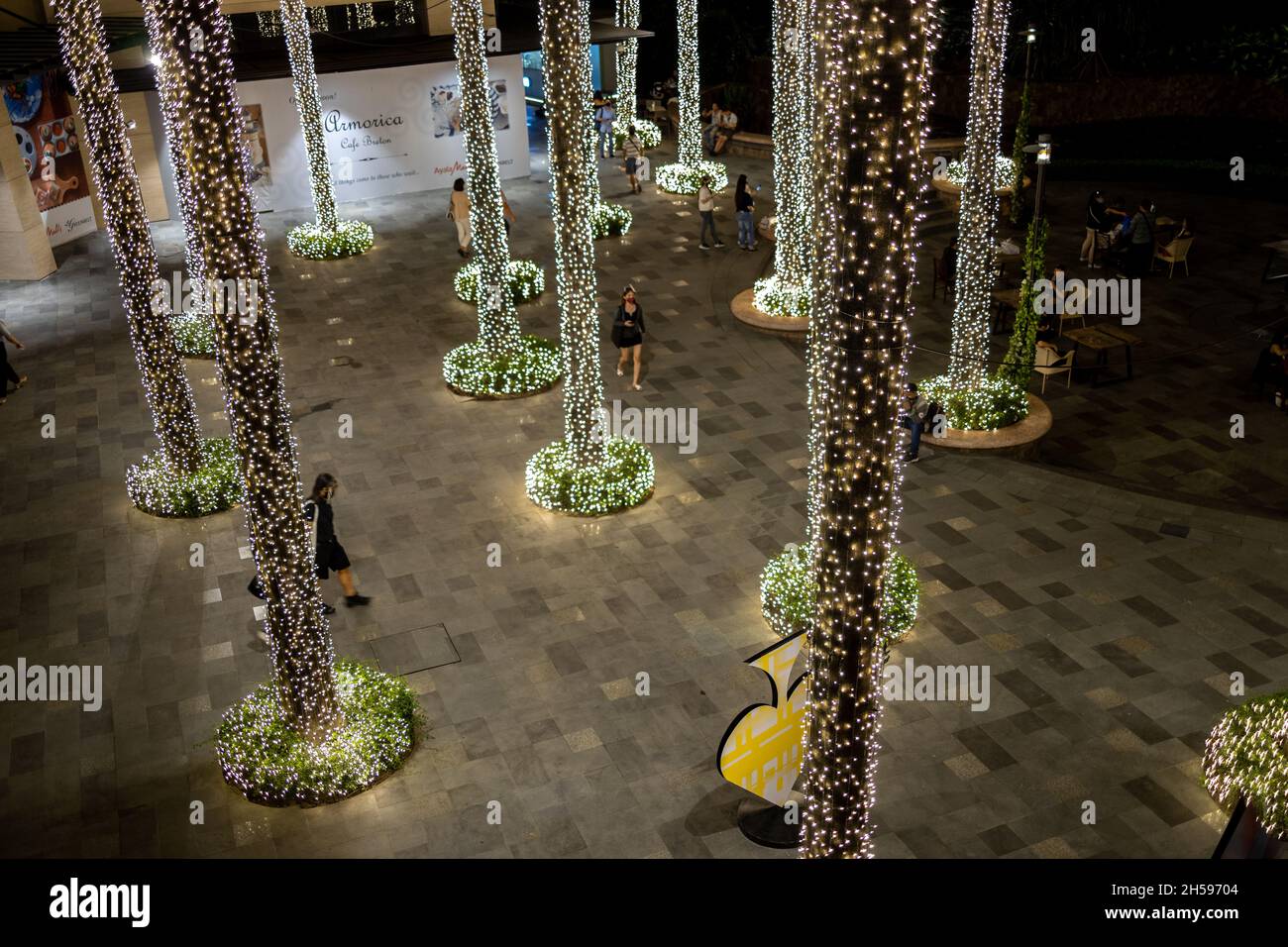 Nov 5, 2021 Greenbelt shopping mall friday scenery at Makati city