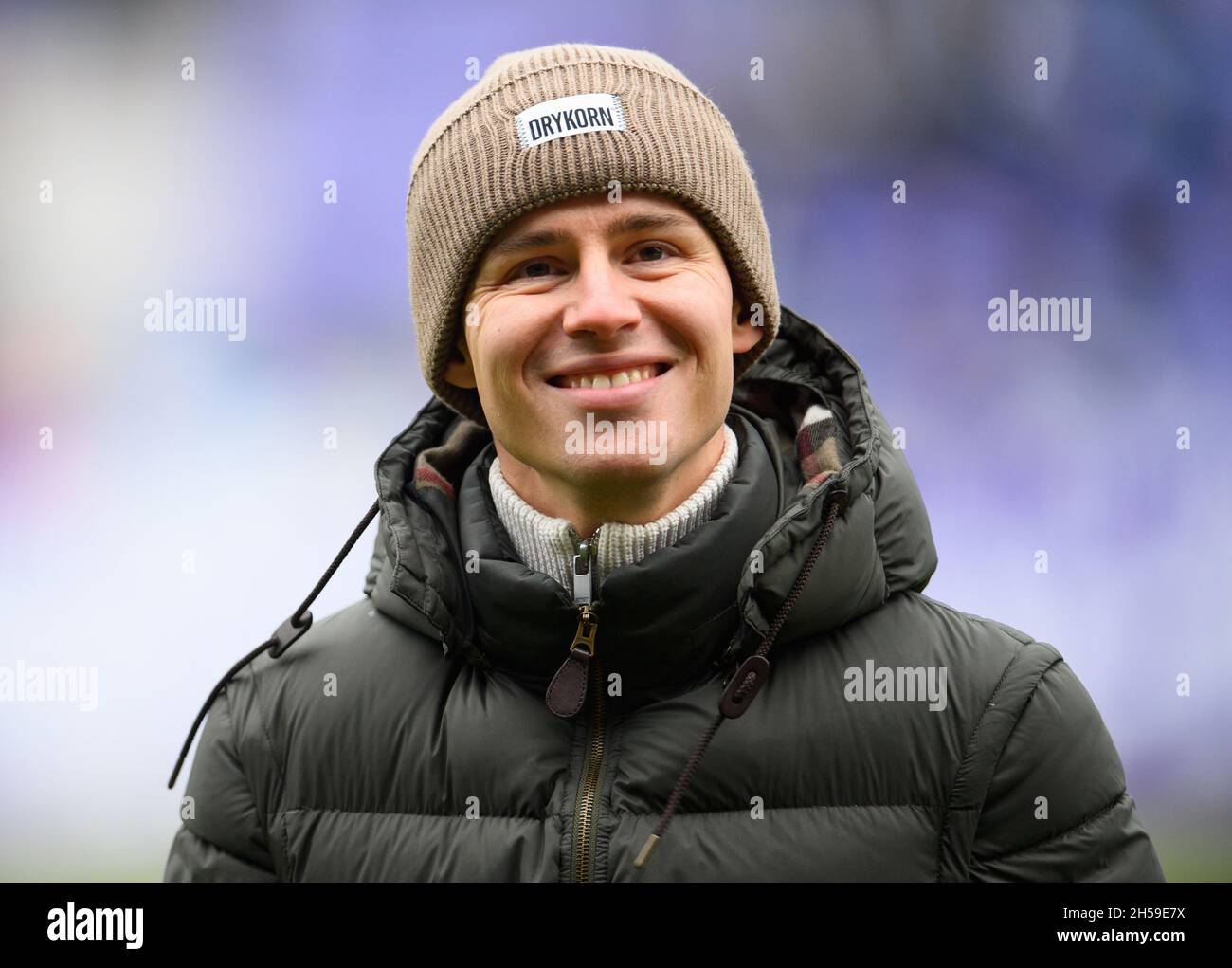 Aue, Germany. 07th Nov, 2021. Football: 2. Bundesliga, Erzgebirge Aue - 1. FC Heidenheim, Matchday 13, Erzgebirgsstadion. Aue player Clemens Fandrich, who was banned for 7 months, is on the field after the win. Credit: Robert Michael/dpa-Zentralbild/dpa - IMPORTANT NOTE: In accordance with the regulations of the DFL Deutsche Fußball Liga and/or the DFB Deutscher Fußball-Bund, it is prohibited to use or have used photographs taken in the stadium and/or of the match in the form of sequence pictures and/or video-like photo series./dpa/Alamy Live News Stock Photo