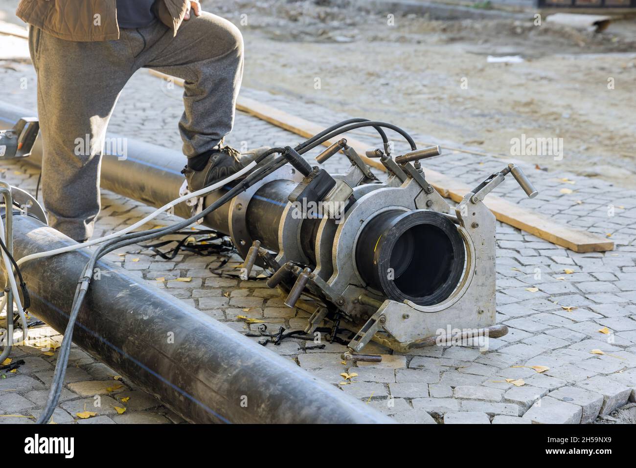 HDPE pipe welding for connecting the water pipe in the reconstruction
