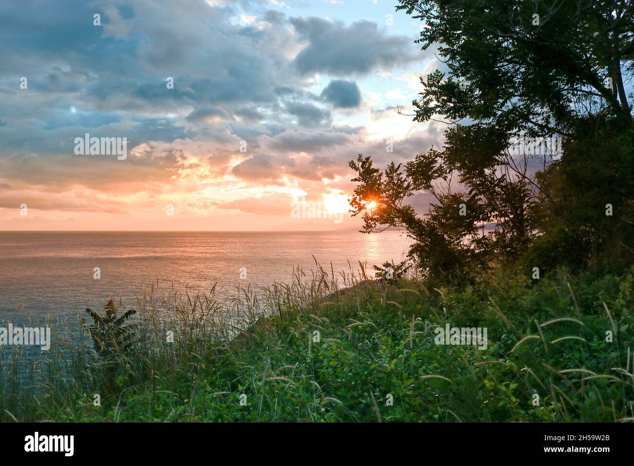 Colorful sunset ocean coast hi-res stock photography and images - Alamy