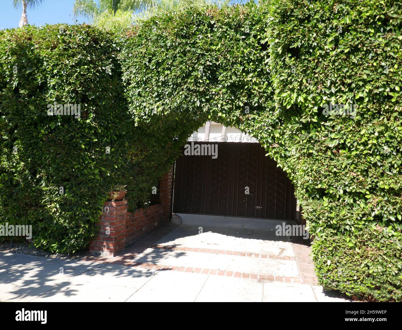 Beverly Hills, California, USA 11th September 2021 A general view of atmosphere of Producer David O. Selznick, Director Marshall Neilan, Actress Irene Mayer and Actress Blanche Sweet's Former home/house at 610 N. Camden Drive on September 11, 2021 in Beverly Hills, California, USA. Photo by Barry King/Alamy Stock Photo Stock Photo