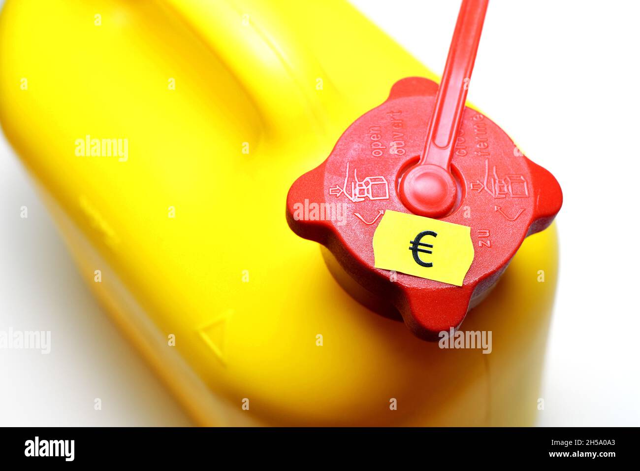 Benzinkanister hi-res stock photography and images - Alamy