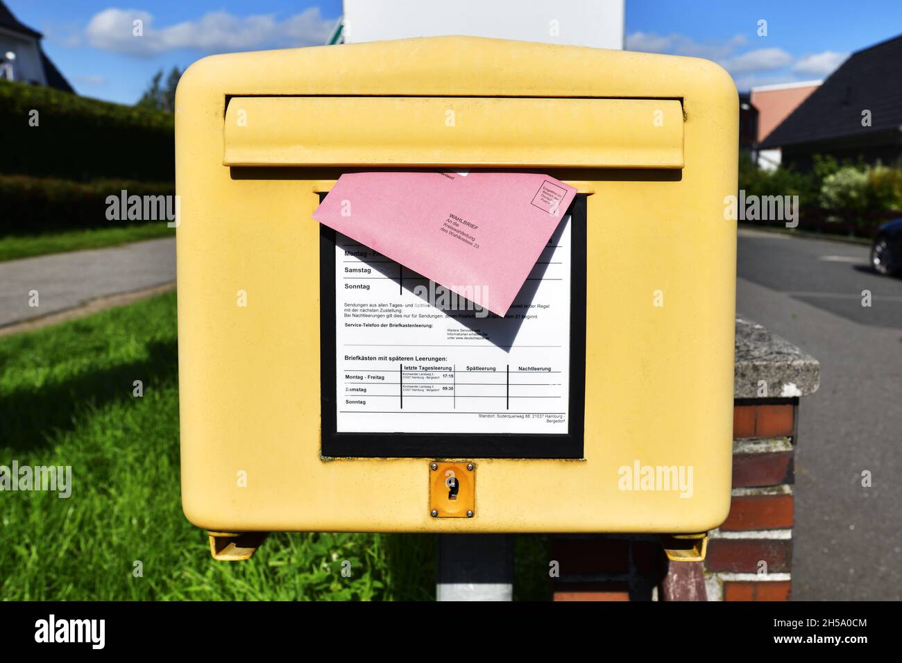 Postbriefkasten High Resolution Stock Photography and Images - Alamy