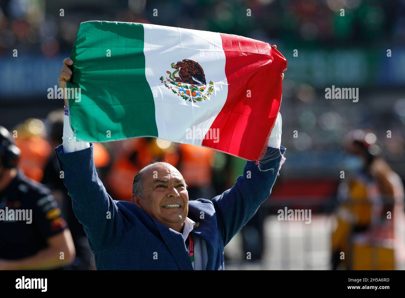 Mexico City, Mexico. 7th Nov, 2021. Antonio Perez (MEX), father of