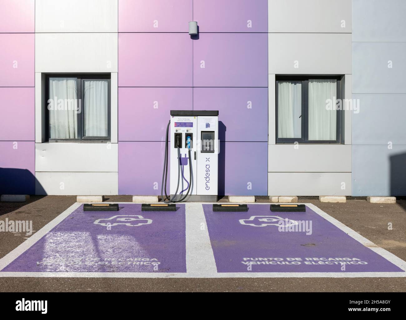 An Endesa electric car charging station near Merida, Badajoz Province, Spain.  Endesa S.A. is the largest electric untility company in Spain. Stock Photo