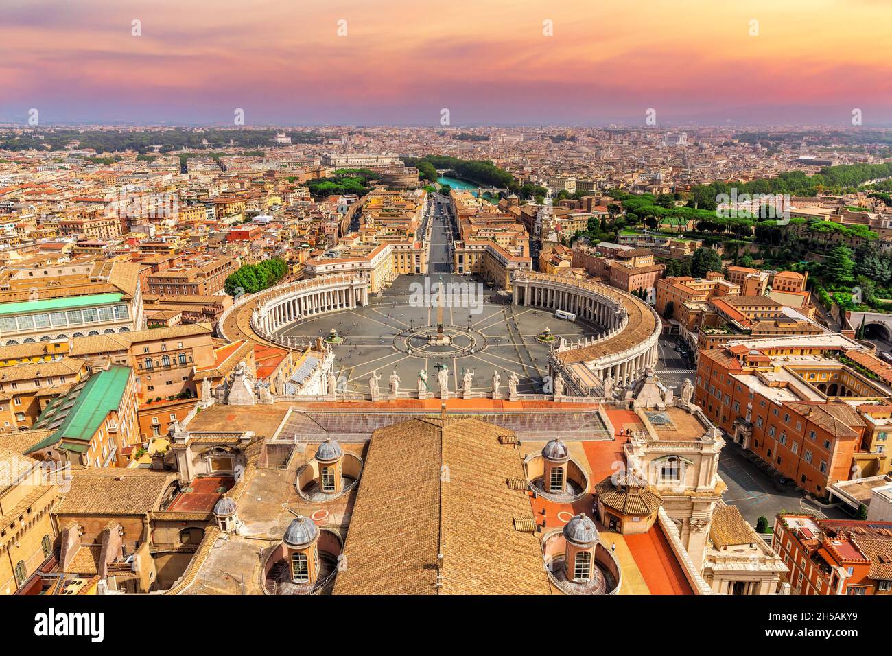 Statues on the top of basilica of st peter hires stock photography and