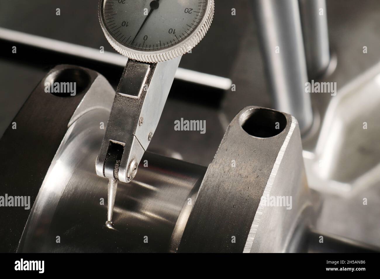 Precise measurement on the crankshaft Stock Photo Alamy