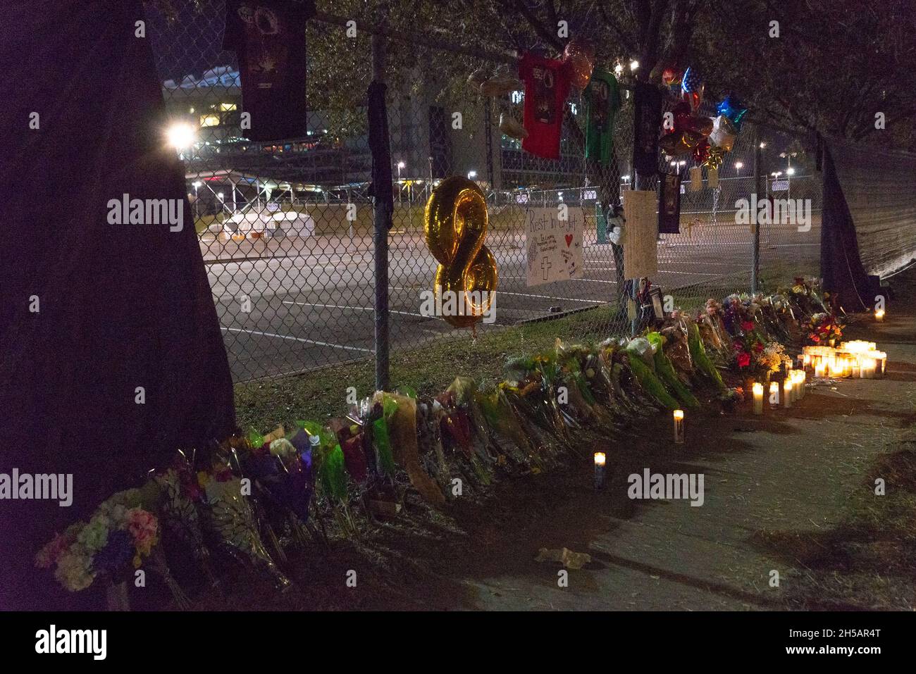 Houston, USA. 08th Nov, 2021. A memorial is set up outside of Astroworld Festival grounds at NRG Park at Houston, Texas on November 8, 2021. The highly anticipated music festival ended with the tragic deaths of eight people Friday night. (Photo by Jennifer Lake/Sipa USA) Credit: Sipa USA/Alamy Live News Stock Photo