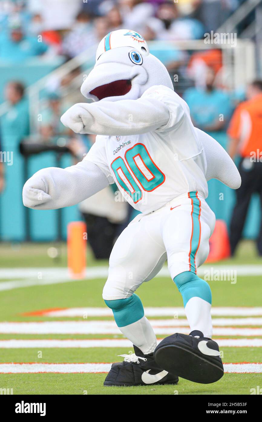 The best mascot in the history of sports. Air TD : r/miamidolphins