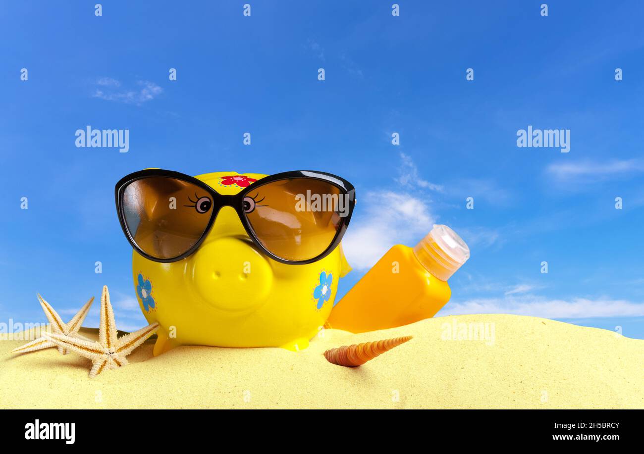 Summer piggy bank Stock Photo - Alamy