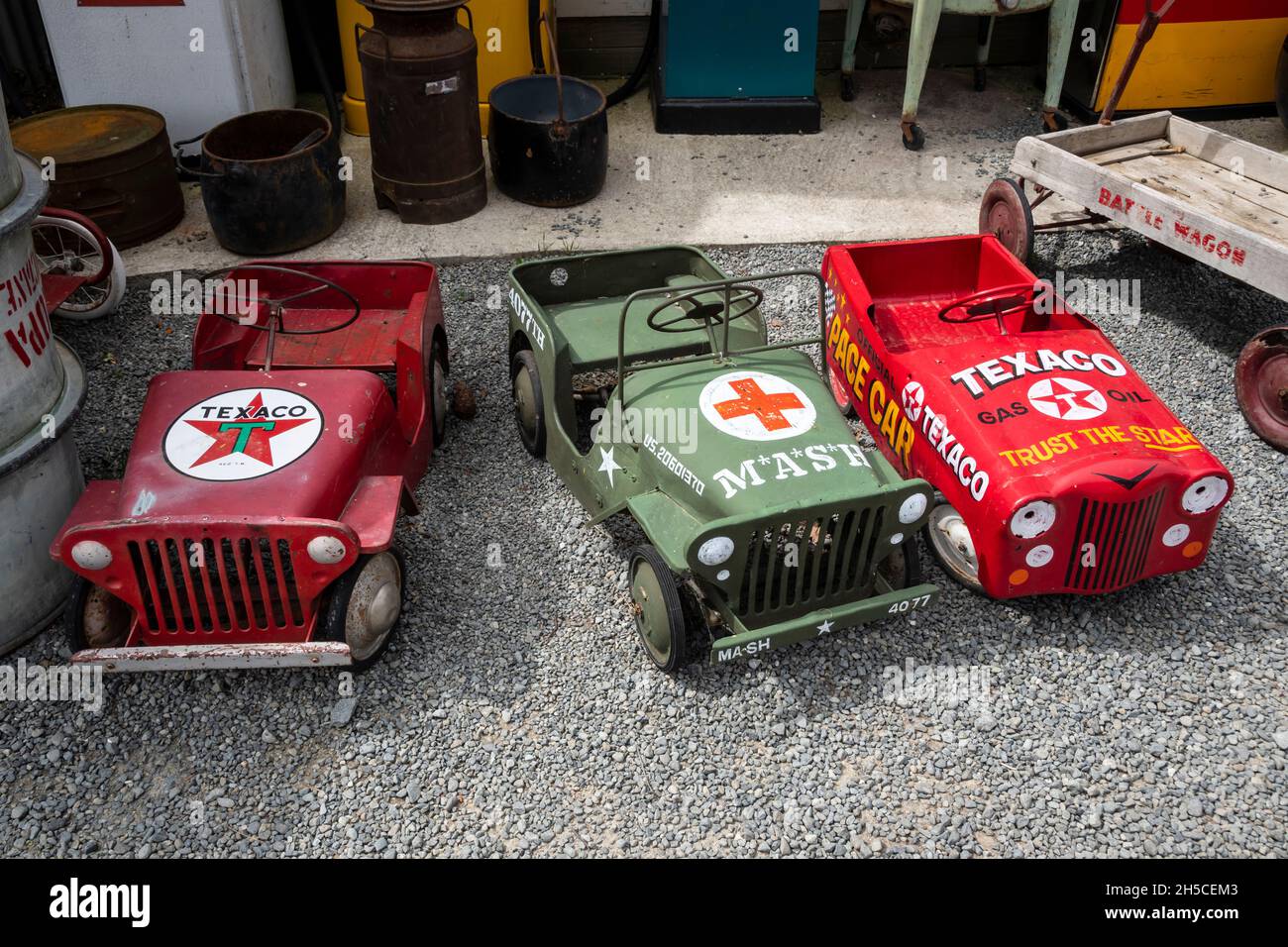 Pedal jeep hi-res stock photography and images - Alamy