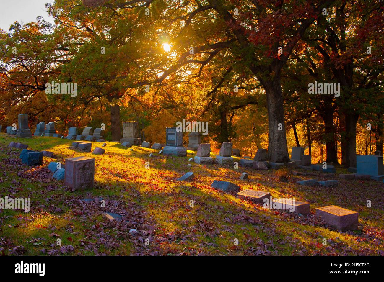 Cemetery Near Sundown In Autumn - Springdale Cemetery - Peoria, Illinois Stock Photo