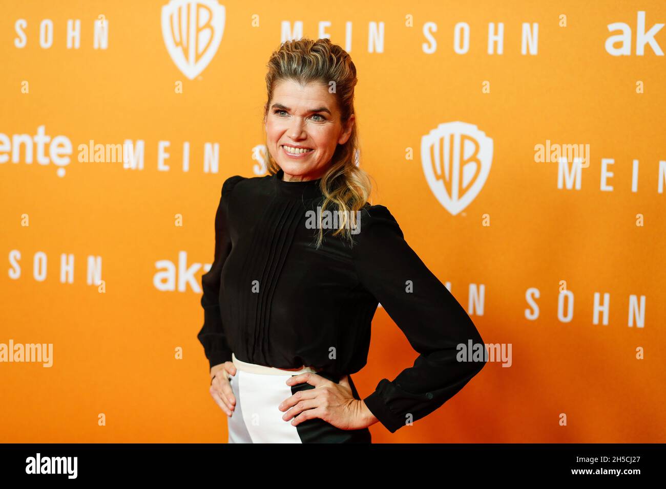 Berlin, Germany. 08th Nov, 2021. Anke Engelke comes to the premiere of the feature film 'Mein Sohn' (theatrical release November 18) at Kino International. Credit: Gerald Matzka/dpa/Alamy Live News Stock Photo