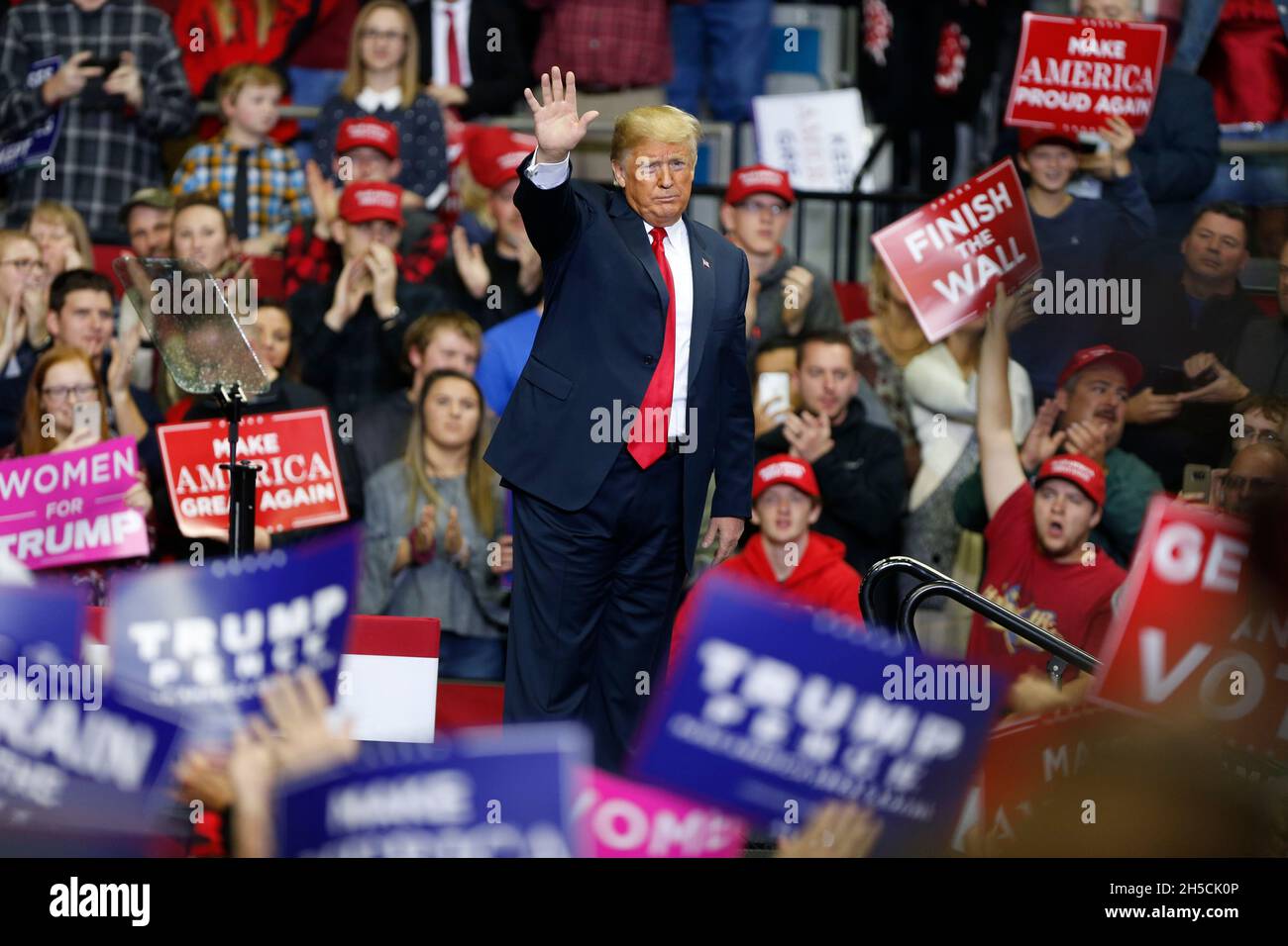 11052018 - Fort Wayne, Indiana, USA: United States President Donald J. Trump campaigns for Indiana congressional candidates, including Mike Braun, who is running for senate, during a Make America Great Again! rally at the Allen County War Memorial Coliseum in Fort Wayne, Indiana. Stock Photo