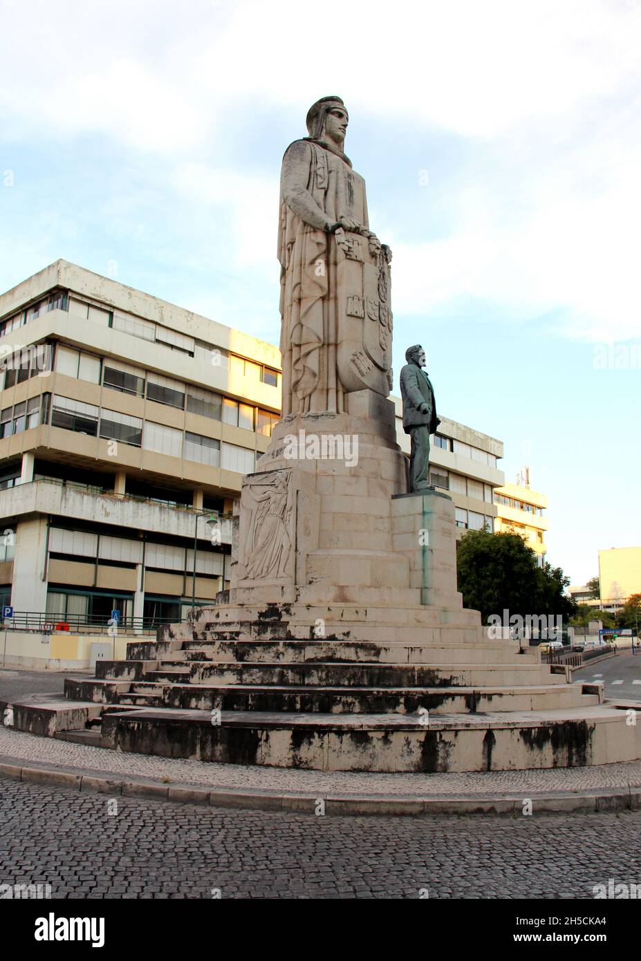 Monument to Antonio Jose de Almeda, the sixth President of Portugal from 1919 until 1923, dedicated in 1937, Lisbon, Portugal Stock Photo