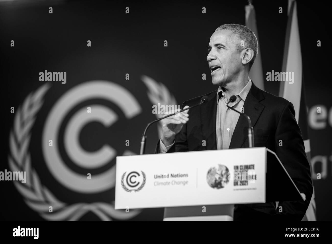 Glasgow, Scotland, UK. Barack Obama, former President of the United States of America, speaks at the 26th United Nations Climate Change Conference, known as COP26, in Glasgow, Scotland, UK, on 8 November 2021. Photo:Jeremy Sutton-Hibbert/Alamy Live News. Stock Photo