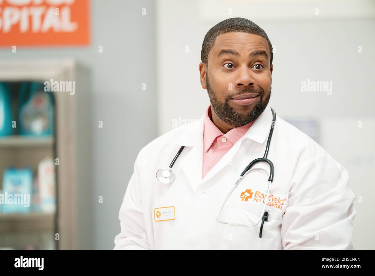 CLIFFORD THE BIG RED DOG, Kenan Thompson, 2021. ph K.C. Bailey