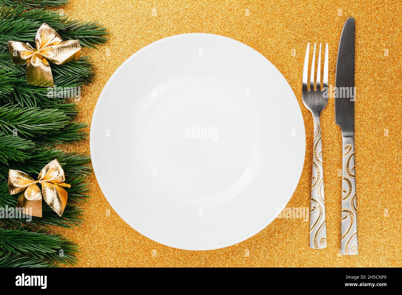 Shiny table hi-res stock photography and images - Alamy