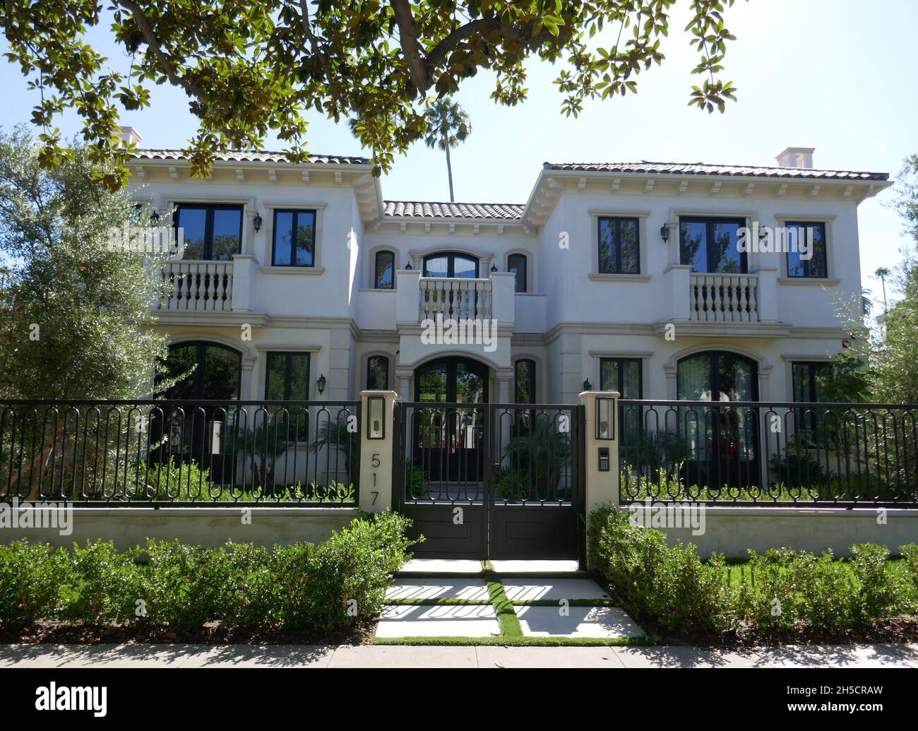 Beverly Hills, California, USA 11th September 2021 A general view of atmosphere of Former MGM Vice President Benjamin Thau 's Former home/house at 517 N. Camden Drive on September 11, 2021 in Beverly Hills, California, USA. Photo by Barry King/Alamy Stock Photo Stock Photo