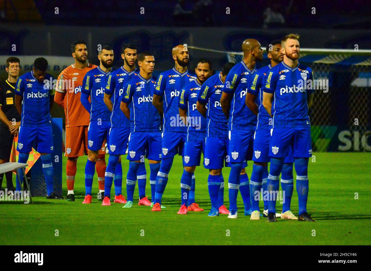 Sc Florianopolis 11 8 21 Brazilian B 21 Avai X Csa German Avai Player During The Performance Of The National Anthem Before The Match Against Csa At The Ressacada