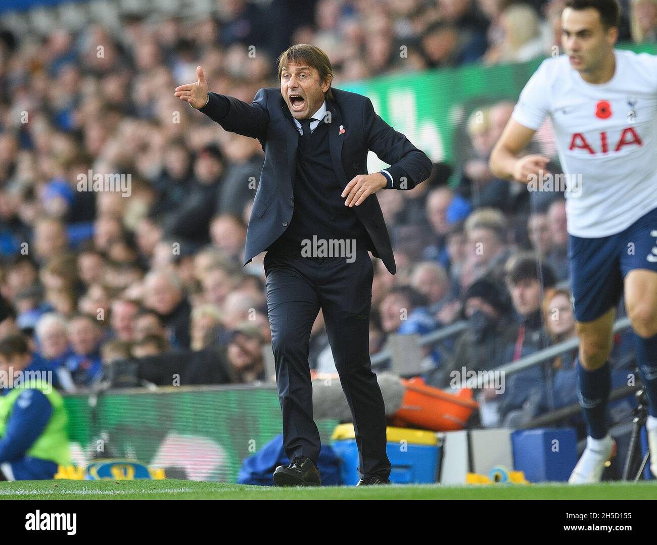 Liverpool,UK. 7th November, 2021. Tottenham Hotspur Manager Antonio ...