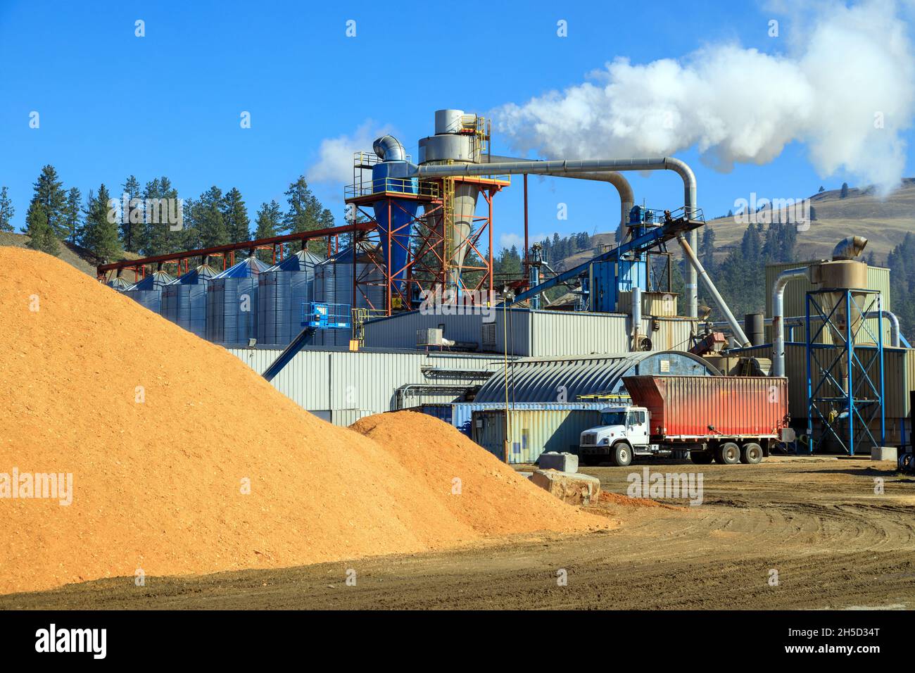 Biomass wood pellets canada hires stock photography and images Alamy