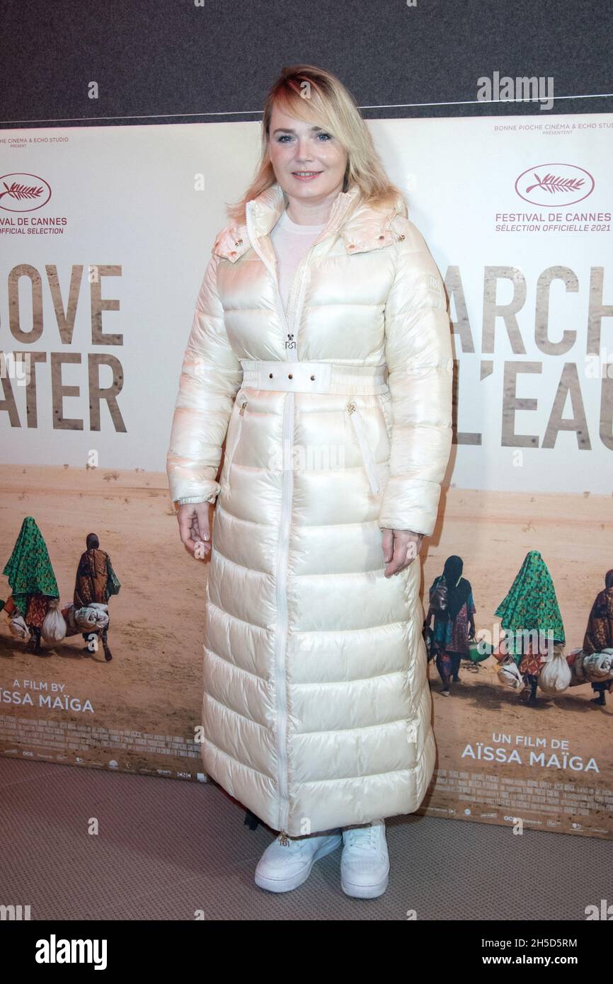 Julie Judd attending the Marcher Sur L'Eau Premiere at the MK2 Odeon