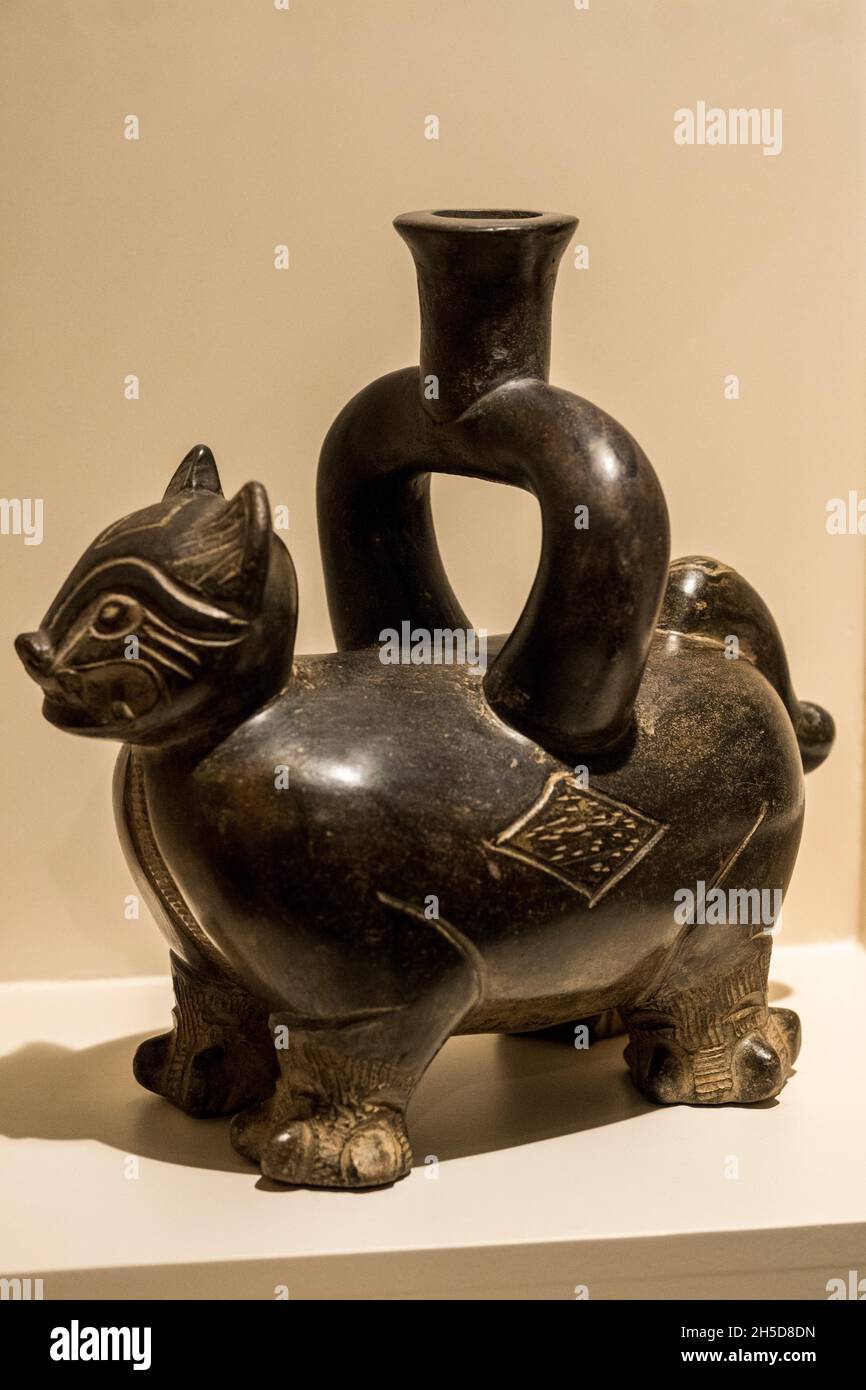 Cupisnique hi-res stock photography and images - Alamy