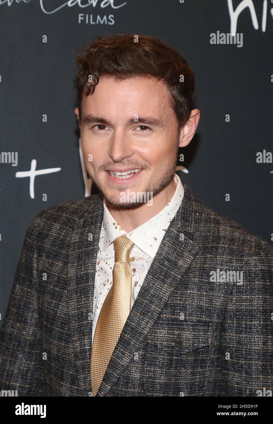 Los Angeles, Ca. 8th Nov, 2021. Callan McAuliffe at the premiere of Him And  Her at The Landmark Theater in Los Angeles, California on November 8, 2021.  Credit: Faye Sadou/Media Punch/Alamy Live