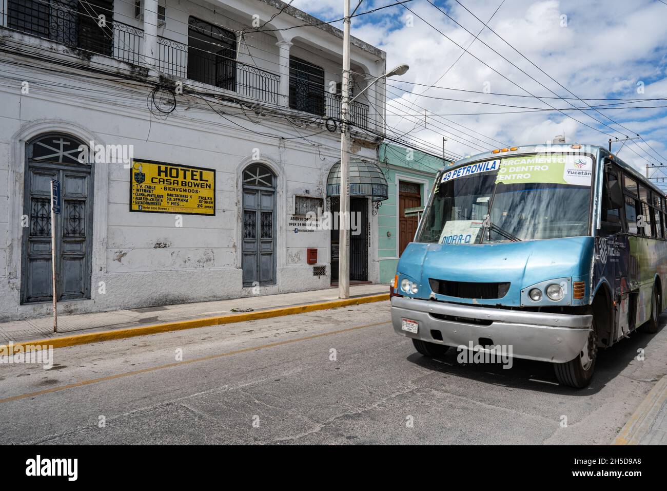 Bus merida mexico hi-res stock photography and images - Alamy