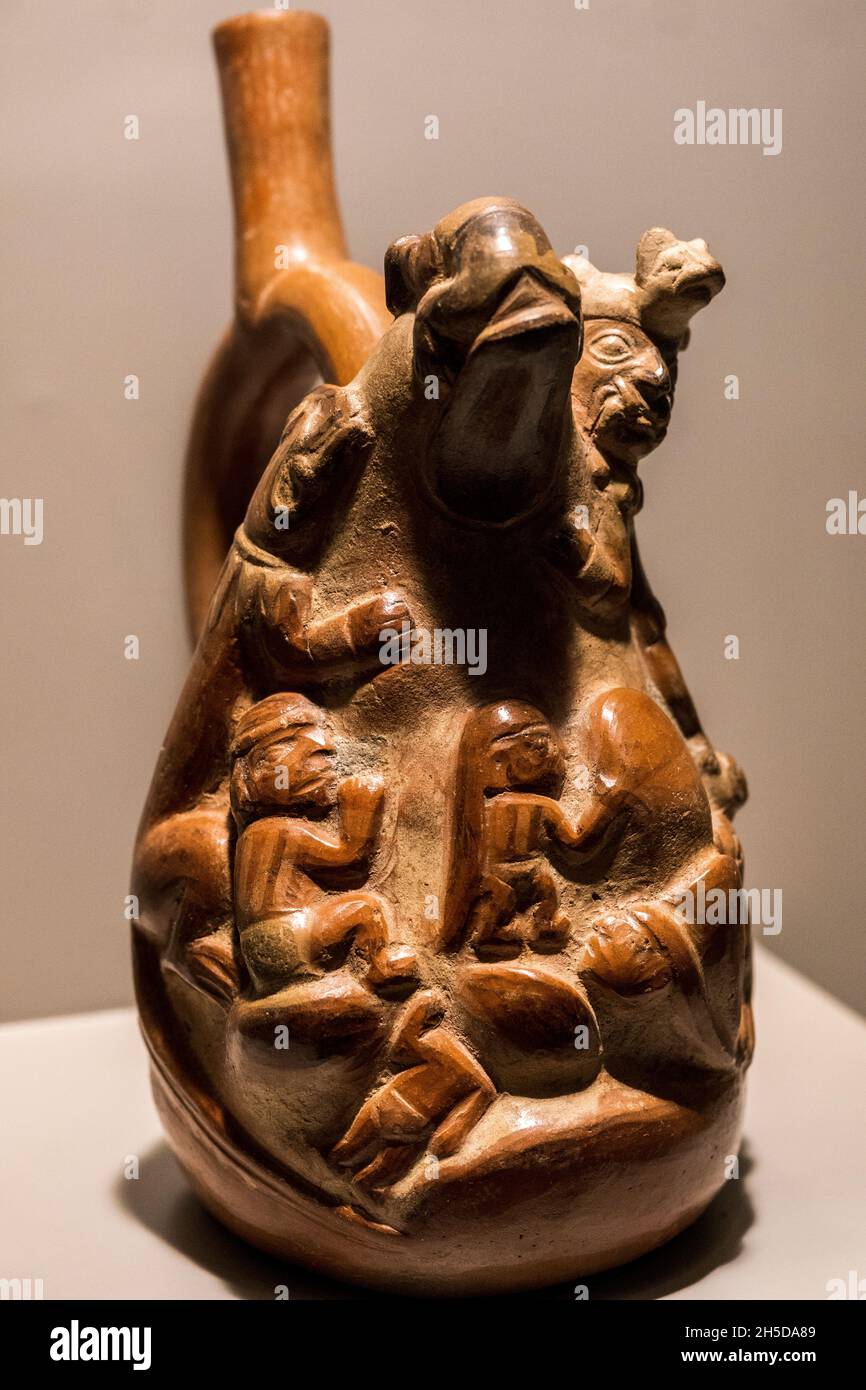 Ceramic vessel, sacrifice of warriors Moche culture 100 AC-800 AC Perú Stock Photo