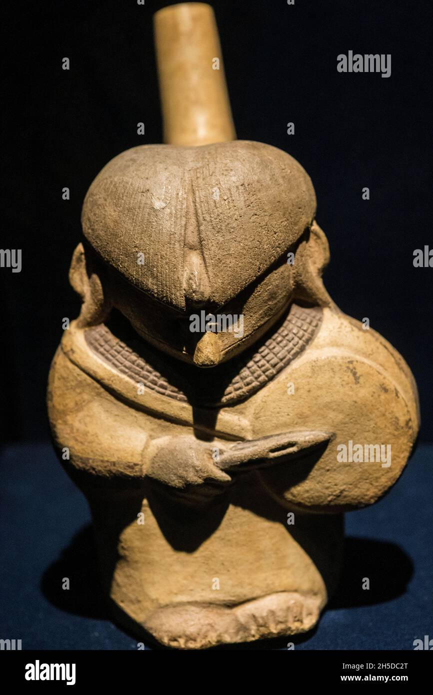 Ceramic vessel, erotic art Moche culture 100 AC-800 AC Perú Stock Photo