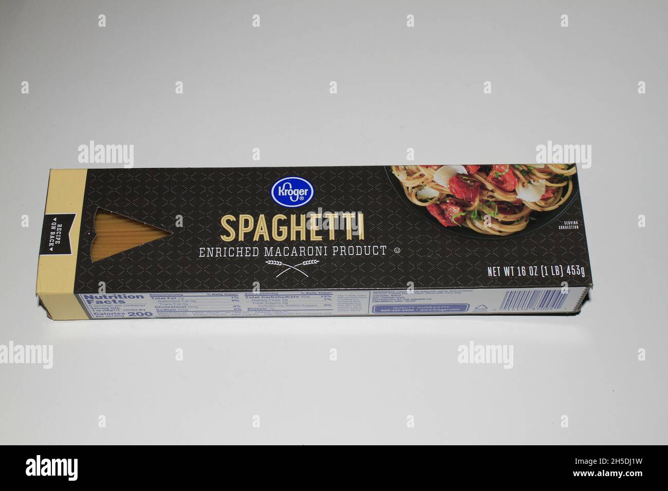 Kroger Spaghetti in a box shot closeup that's bright and colorful with