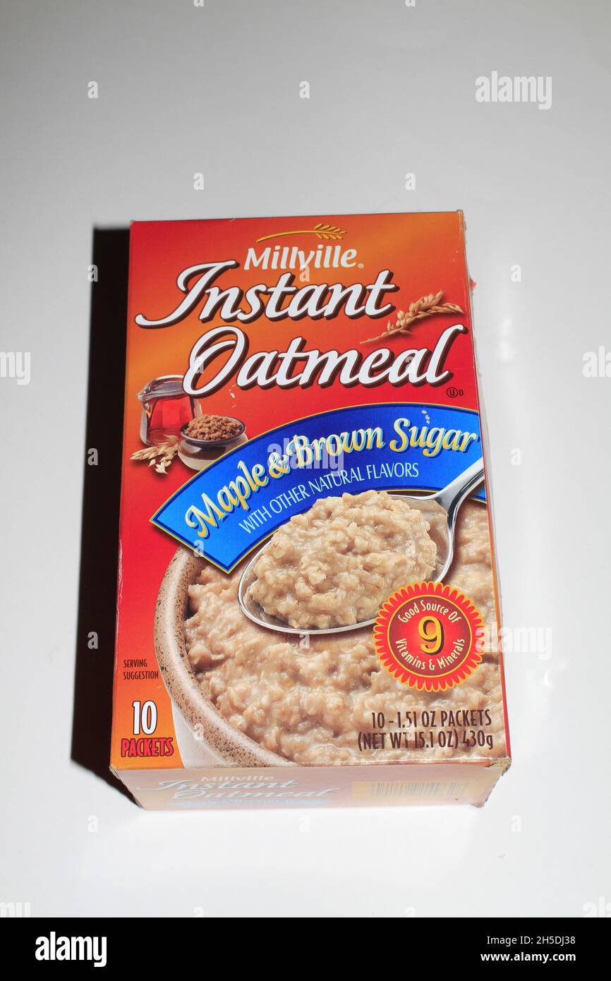 89 Oatmeal Box Stock Photos, High-Res Pictures, and Images - Getty Images