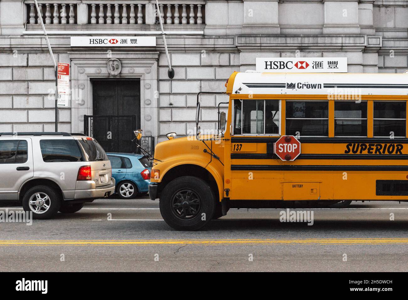School bus in new york hi-res stock photography and images - Alamy