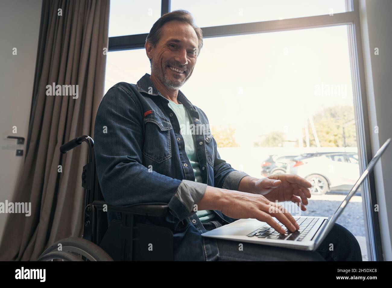 Wheelchair male 50 hi-res stock photography and images - Alamy