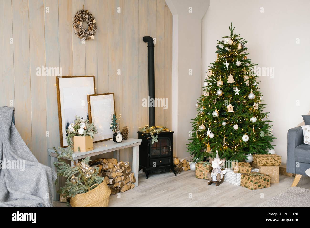 Cozy christmas Interior living room. Rustic Home Design for Warm Indoor ...