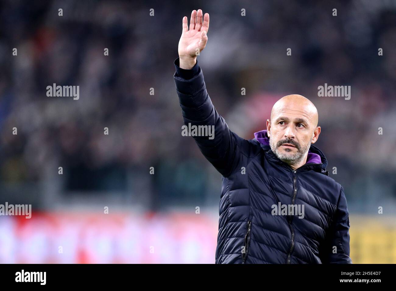 Milan, Italy. 03rd Sep, 2023. Vincenzo Italiano Head Coach of ACF  Fiorentina looks on during Serie A 2023/24 football match between FC  Internazionale and ACF Fiorentina at Giuseppe Meazza Stadium. (Final scores;