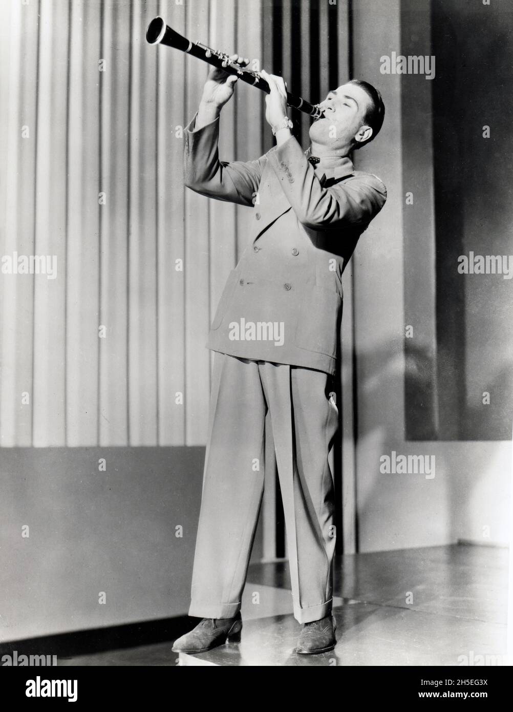 A posed publicity photo of jazz clarinetist and bandleader Artie Shaw. Likely from the late 1930s. Stock Photo