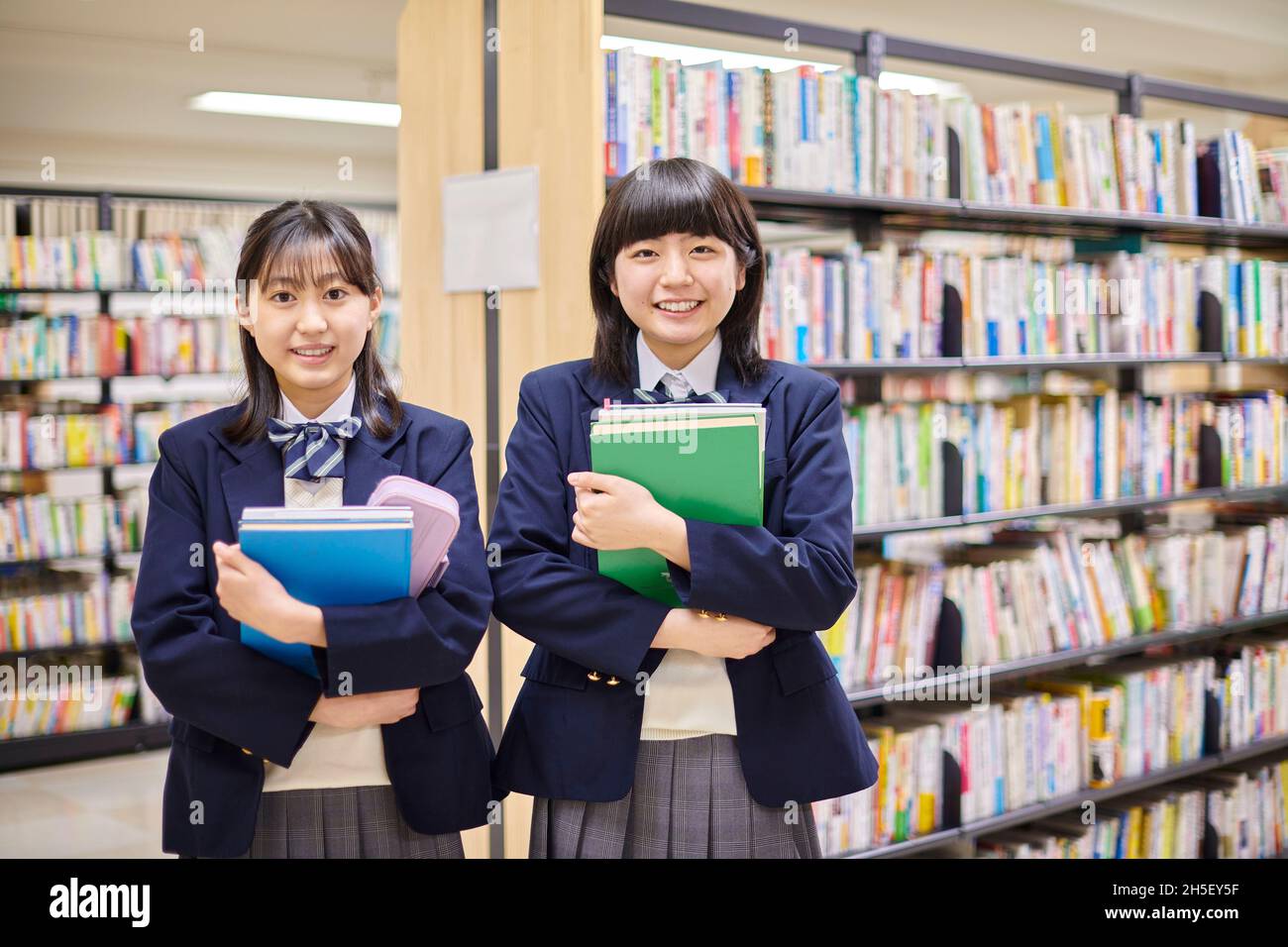 Japanese school students in the library Stock Photo Alamy