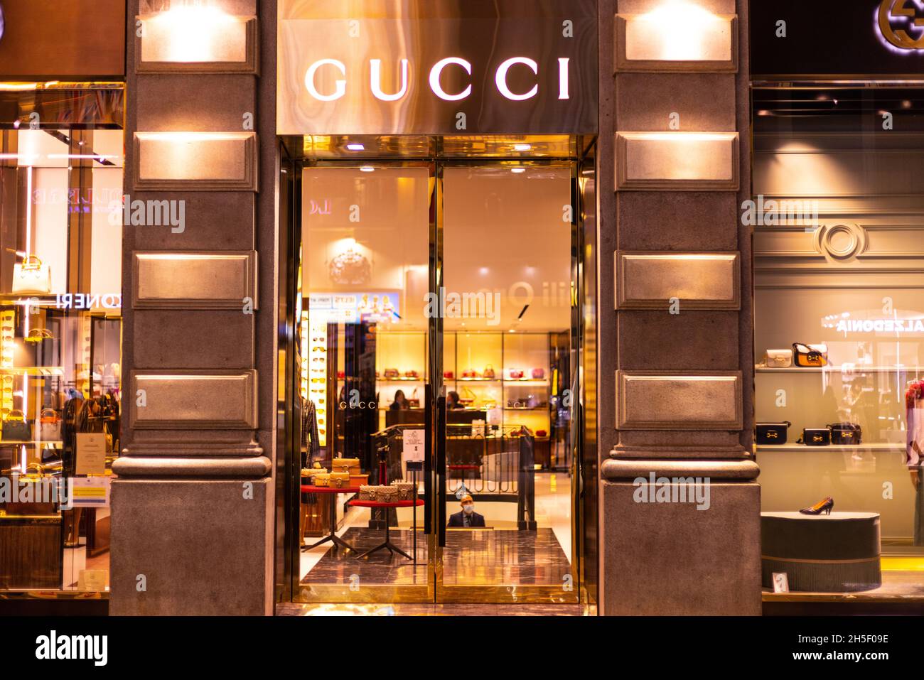 Gucci store in the city of Bari in Italy - BARI, ITALY - OCTOBER 31, 2021  Stock Photo - Alamy