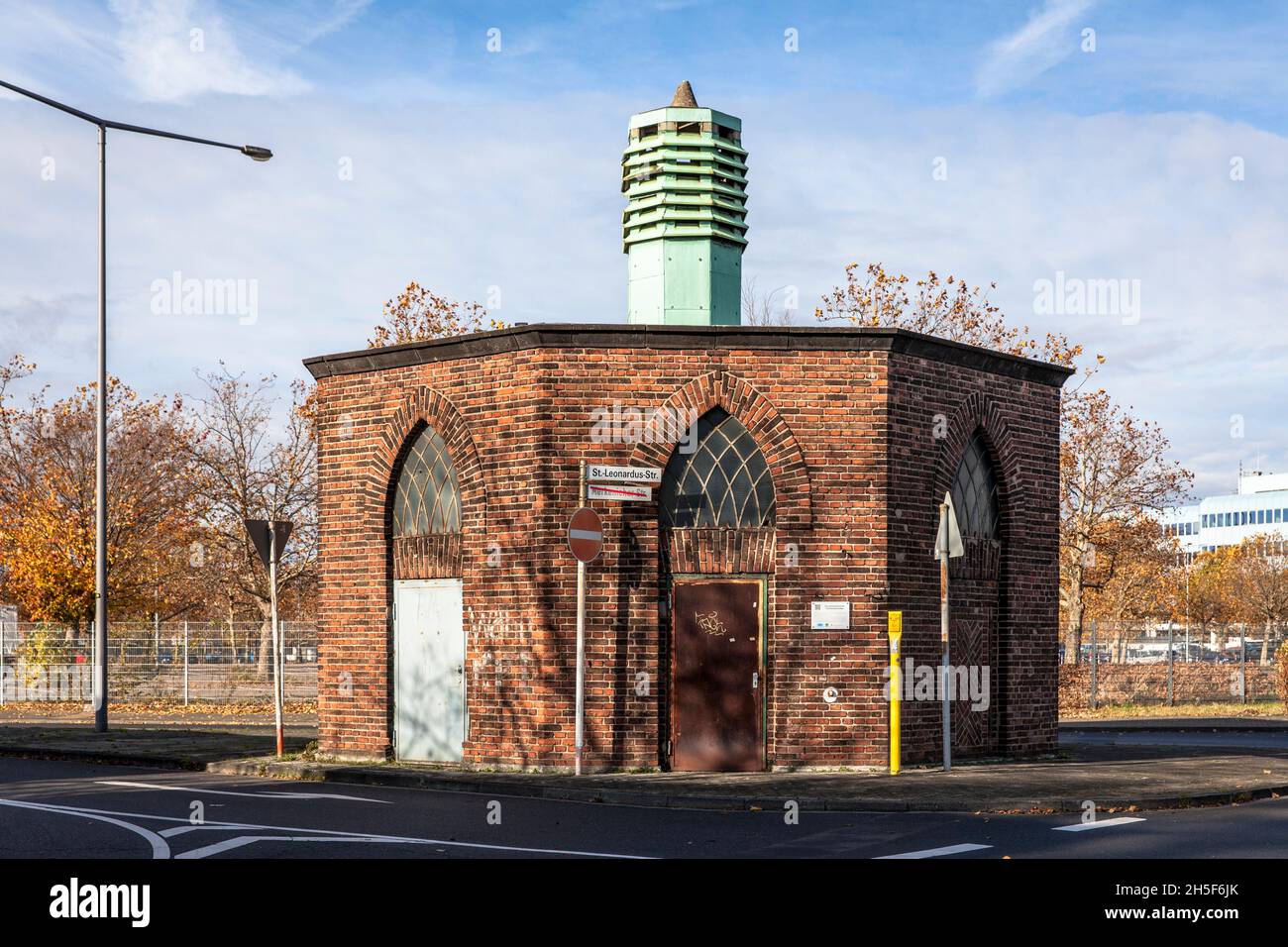 octagonal expressionist transformer station built in 1928 on Geestemuender street in the Niehl district of Cologne, Germany.  achteckige, expressionis Stock Photo