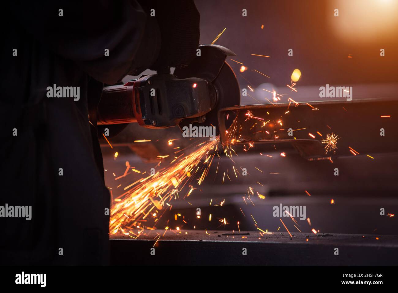 Cutting disc grinder cuts metal hi-res stock photography and images - Alamy